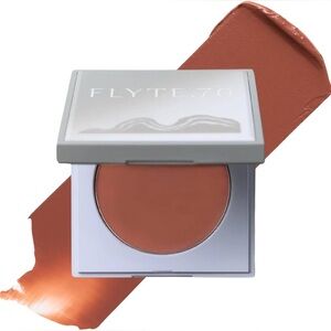 Flyte.70 HazyCheek.Crème Blush Look of Love